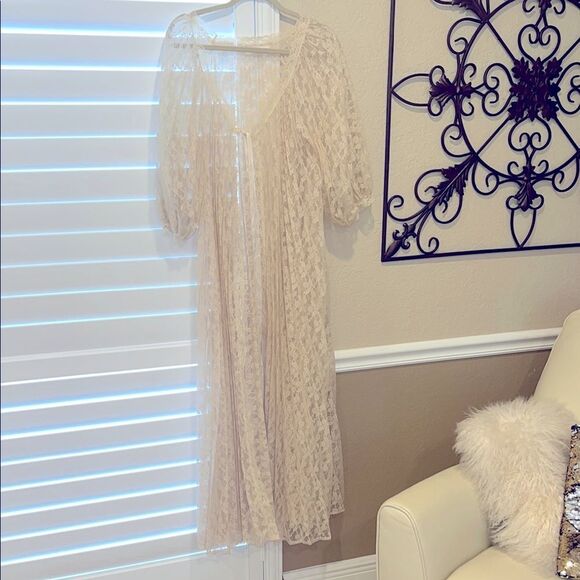 Vintage Elegant Lace Dress in Cream one size - Picture 2 of 7